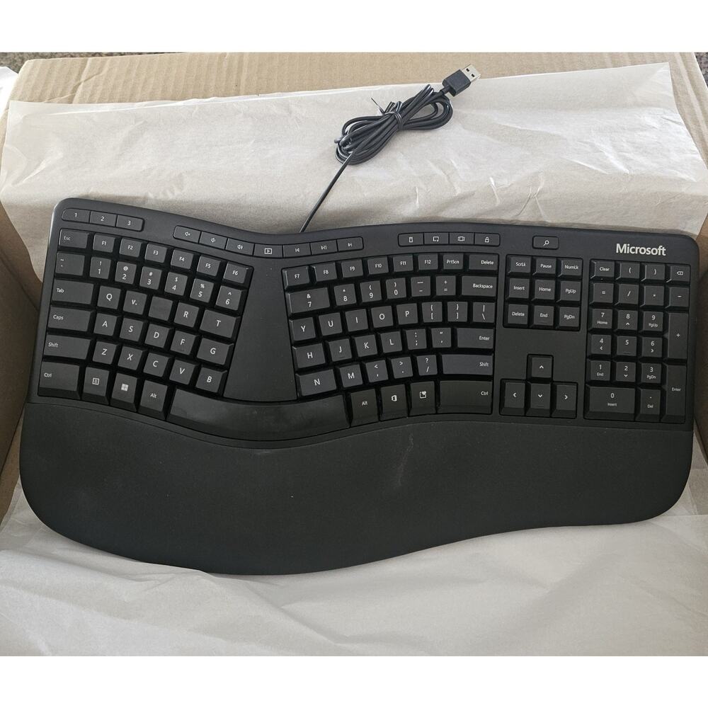Microsoft Model 1878 Ergonomic Wired USB Keyboard Black TESTED
